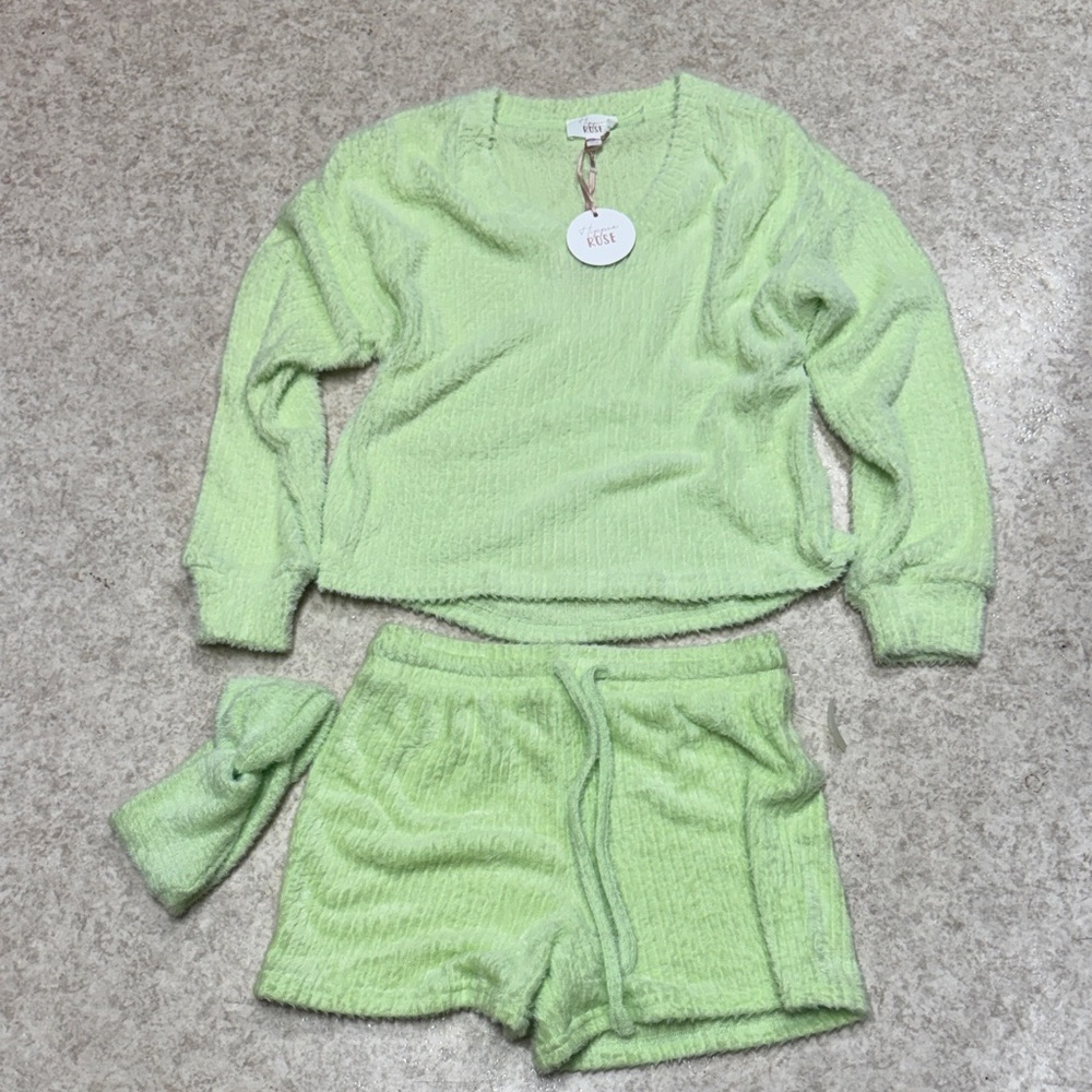 Hippie Rose Light Green short set NWT